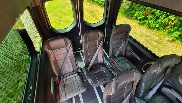 Kleinbus MERCEDES-BENZ Sprinter 315 VIP Mobility 23 Airlineboden Lage