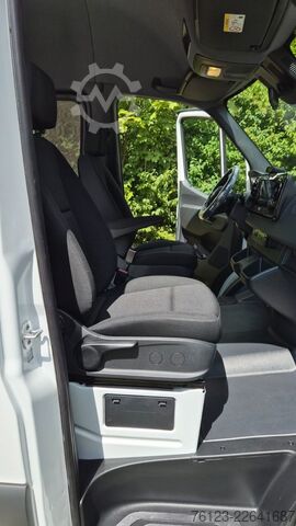 Kleinbus MERCEDES-BENZ Sprinter 315 VIP Mobility 23 Airlineboden Lage