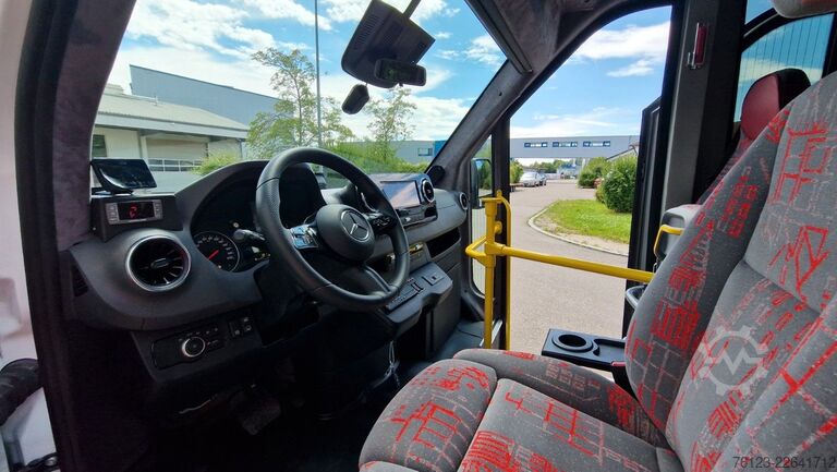 Kleinbus MERCEDES-BENZ 30 Sitzer Schul- Transferbus 519 Lagerfahrzeug