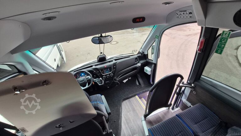 Kleinbus IVECO Daily 70 Ferqui Sunrise 34 Plätze COC