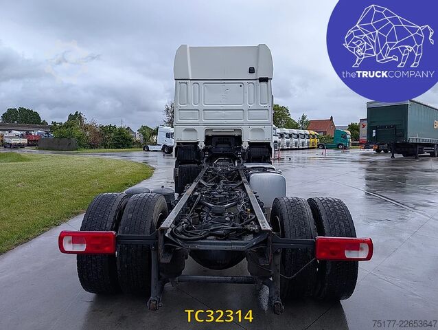 Chassis with cab DAF XF 450