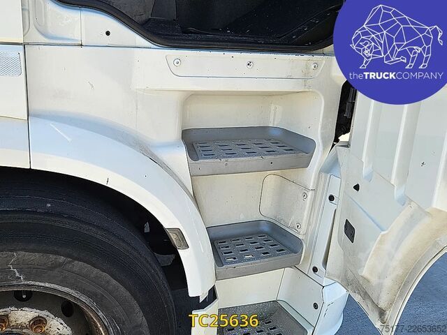 Chassis with cab DAF XF 440