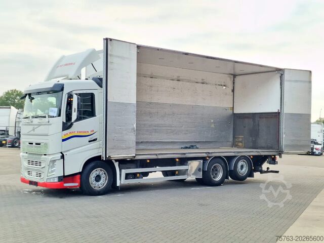 Suitcase Volvo FH 13.460 lowroof 6x2 - Box with Sidedoors - 48...