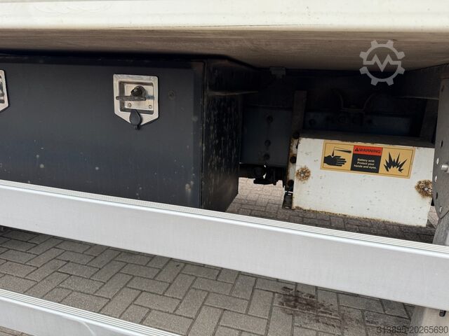 Refrigerated/freezer transport DAF CF65-300 Thermo-King (- 25 C ) 'D Hollandia Tai...