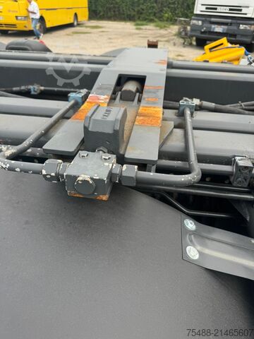 Standard tractor unit Mercedes-Benz ACTROS MP III 2548