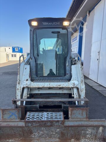 Compact loader Takeuchi TL230HF