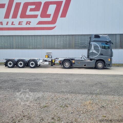 Semi-trailer containerchassis Fliegl SDS 380 Vario V2+ mit Frontausschub