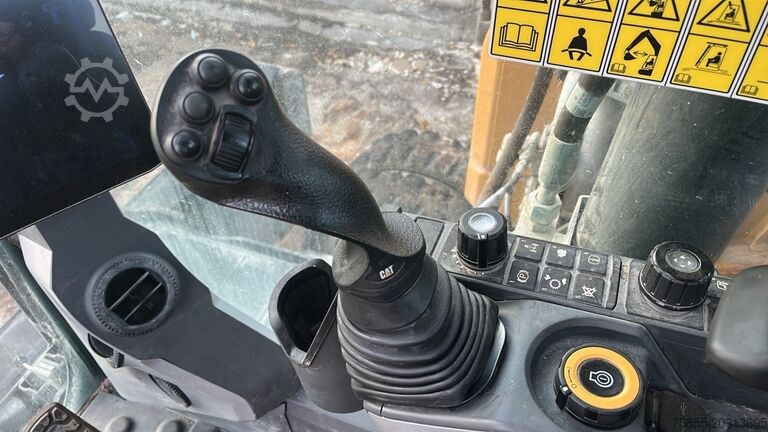 Wheeled Excavator Caterpillar M318D