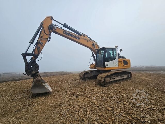 Chain excavator LIEBHERR R 922 Litronic