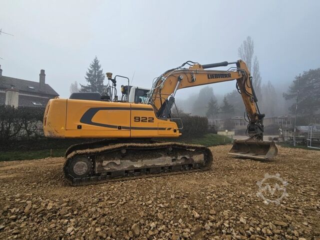 Chain excavator LIEBHERR R 922 Litronic