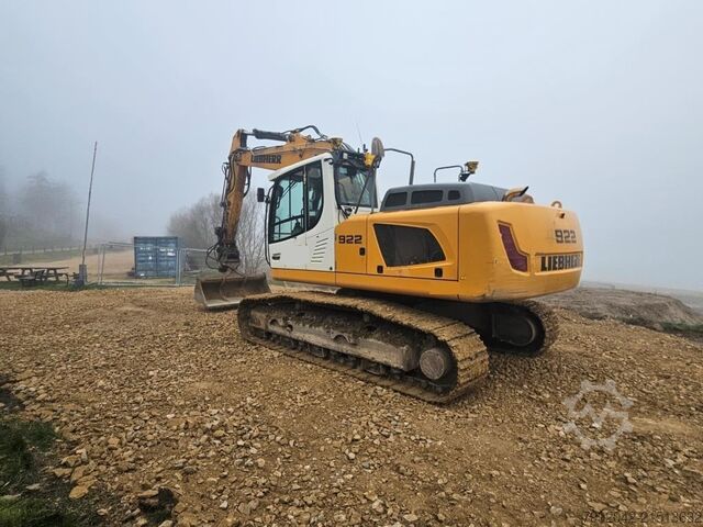 Chain excavator LIEBHERR R 922 Litronic
