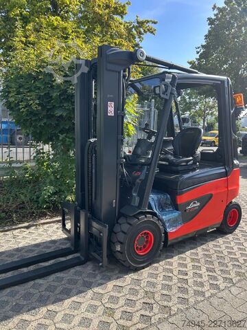 Elektro 4 Rad-Stapler Linde E 25-01