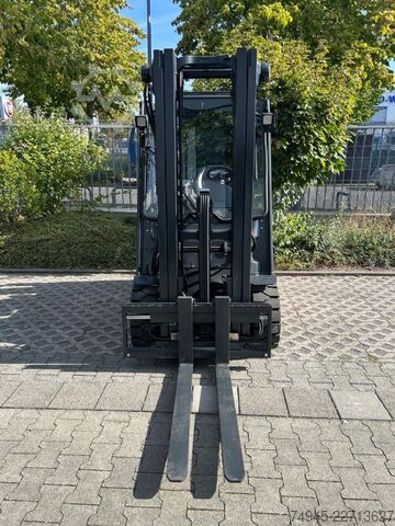 Elektro 4 Rad-Stapler Linde E 25-01
