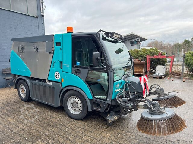 Sonderausbau-Transporter HAKO Citymaster 2200 Sweeper Kehrmaschine