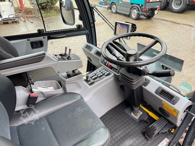 Sonderausbau-Transporter HAKO Citymaster 2200 Sweeper Kehrmaschine