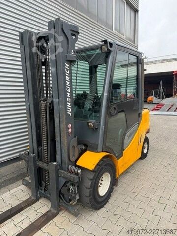 Treibgasstapler Jungheinrich TFG 435s