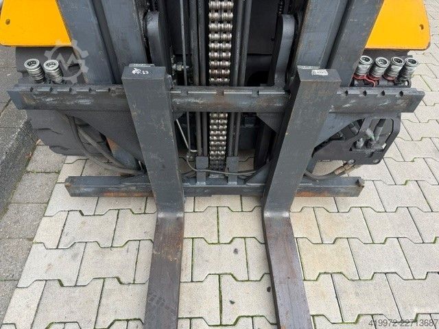 Treibgasstapler Jungheinrich TFG 435s