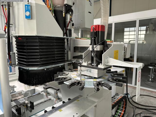 CNC processing centre windows & doors MASTERWOOD 4 Win,Fenster,Tueren - Video -