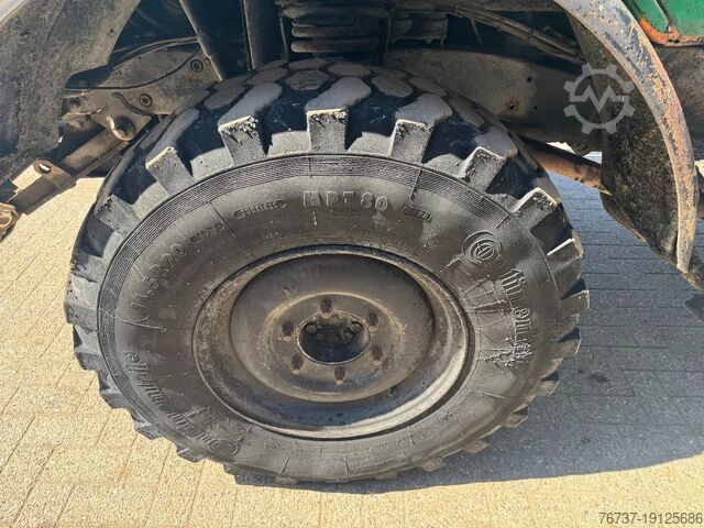 Asphalt-Spritzgerät Unimog 424 **BITUMTANK-GOUDRONEUSE**