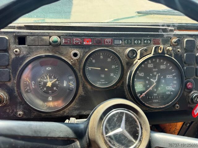 Asphalt-Spritzgerät Unimog 424 **BITUMTANK-GOUDRONEUSE**