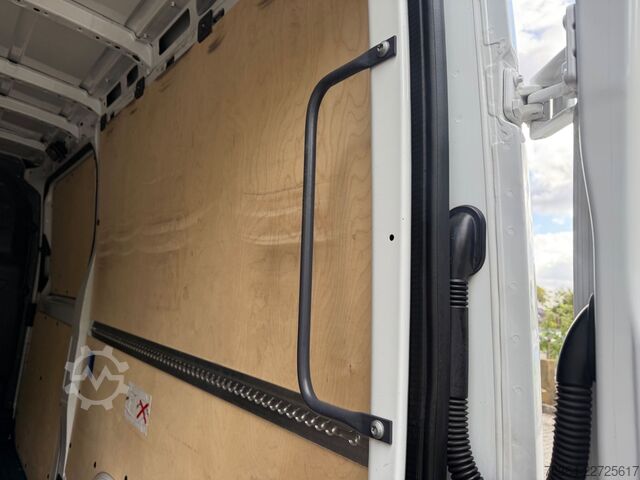Kleinbus MERCEDES-BENZ Sprinter 317 BlueTEC Lang 2 x Schiebetür Klima