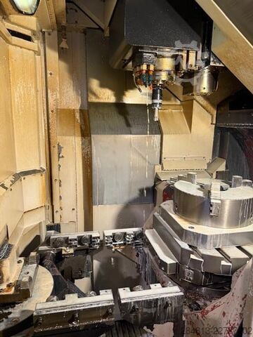 Vertikales Bearbeitungszentrum Mazak Variaxis 500/5x
