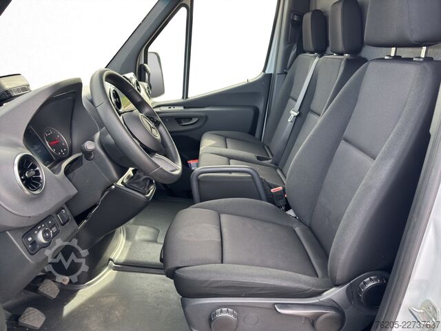 Transporter mit Koffer Mercedes-Benz Sprinter 317 CDI Koffer lang Akustikglas LED SHZ