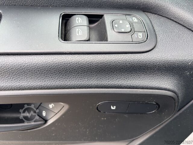 Transporter mit Koffer Mercedes-Benz Sprinter 317 CDI Koffer lang Akustikglas LED SHZ