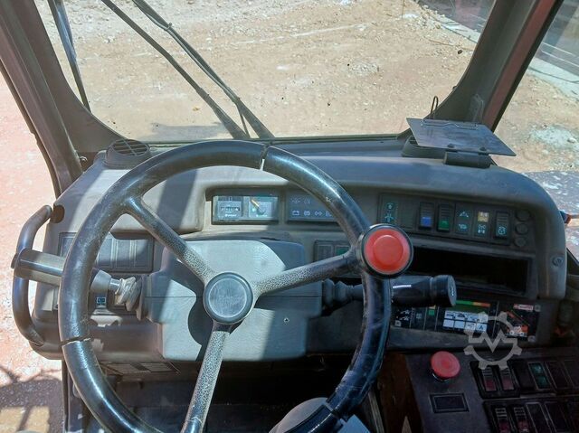 Telescopic forklift Manitou MRT1635