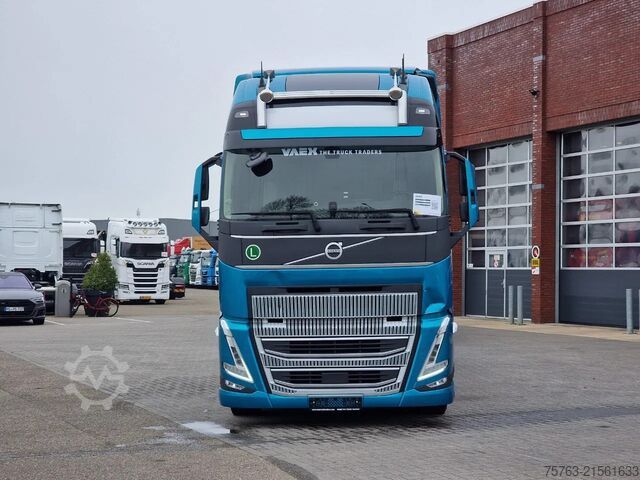 Autotransporter Volvo FH 500 Globetrotter XL Cartransporter Blyss Mod...