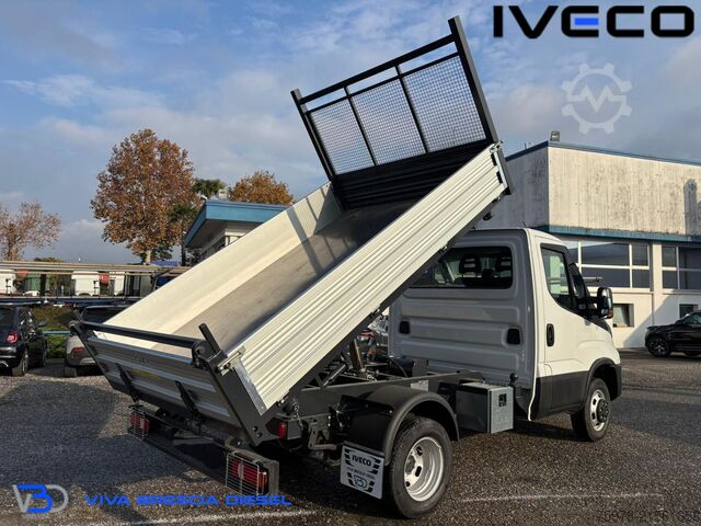 Transporter mit Kipper Iveco Daily 35