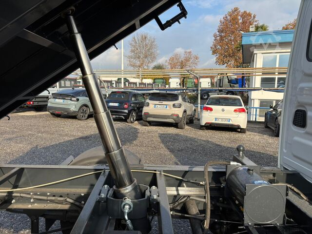 Transporter mit Kipper Iveco Daily 35