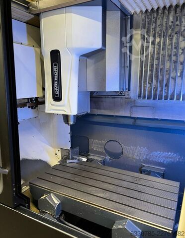Vertical machining center Deckel Maho DMC 850V
