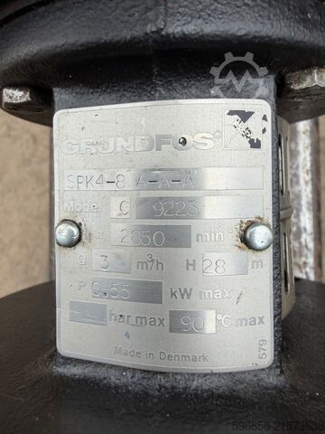 Grundfos SPK 4-8 Vertikalpumpe, 0,55 kW, 3 m³/h, Förderhöhe 28 m Grundfos SPK 4-8 pompa pionowa 0,55 kW 3 m3/h 28 m Grundfos SPK 4-8 pompa pionowa 0,55 kW 3 m3/h 28 m