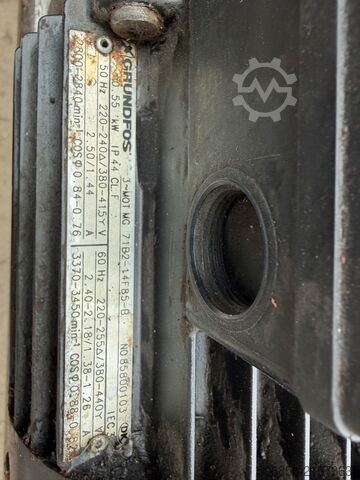 Grundfos SPK 4-8 Vertikalpumpe, 0,55 kW, 3 m³/h, Förderhöhe 28 m Grundfos SPK 4-8 pompa pionowa 0,55 kW 3 m3/h 28 m Grundfos SPK 4-8 pompa pionowa 0,55 kW 3 m3/h 28 m