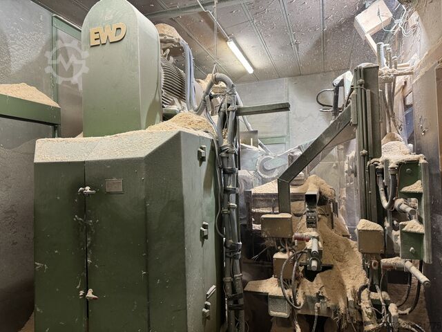 Komplettes Sägewerk (stationär) EWD Spaner- Kreissägenanlage DWK DWK 700 T-6 / FZ5