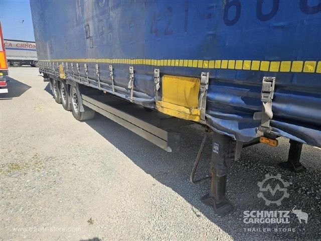 Auflieger mit Pritsche & Plane Schmitz Cargobull Semitrailer Curtainsider Mega