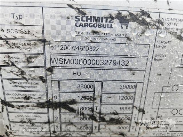 Auflieger mit Pritsche & Plane Schmitz Cargobull Semitrailer Curtainsider Mega