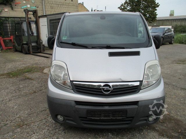 Panel van OPEL Vivaro Klima Navi Werkstattausstattung