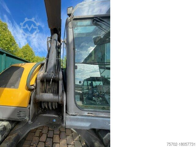 Chain excavator MECALAC 714 MC Kettenbagger