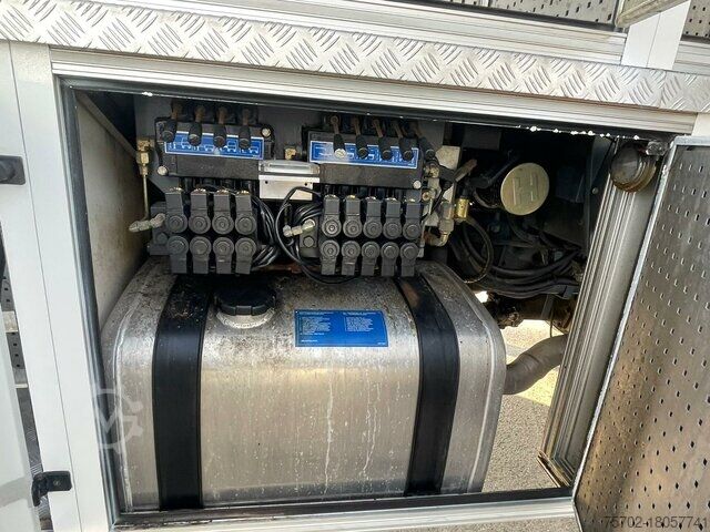 Working platform truck Volvo FM9 mit Bronto Skylift E22ALR Arbeitsbühne