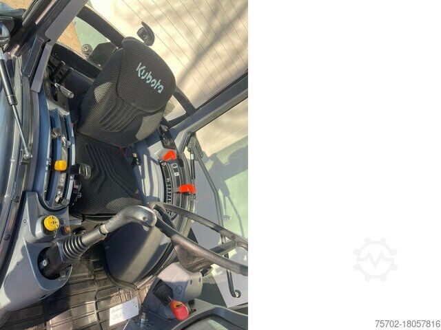 Hofschlepper Kubota STW40 Allrad Schlepper