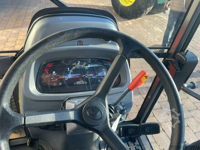 Hofschlepper Kubota STW40 Allrad Schlepper