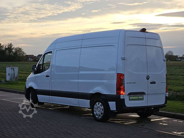 High-roof van MERCEDES-BENZ SPRINTER 314 L2H2 Mbux Automaat!