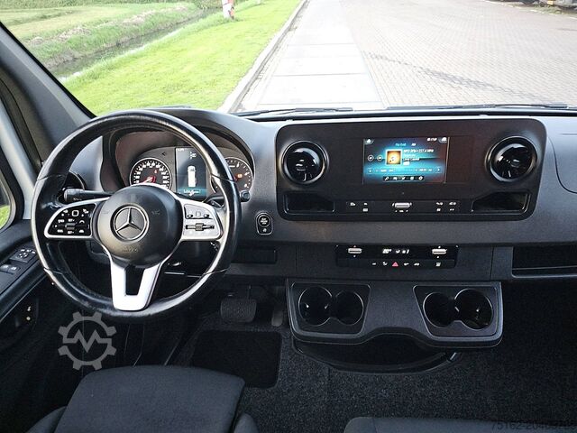 High-roof van MERCEDES-BENZ SPRINTER 314 L2H2 Mbux Automaat!