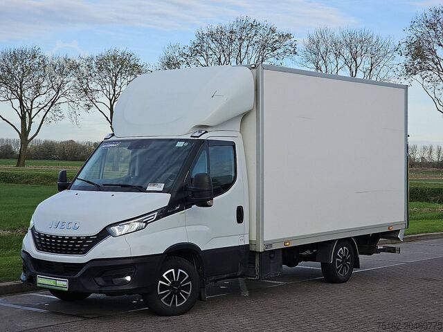 Koffer IVECO DAILY 35 S 16 AUT. LAADKLEP