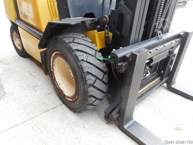 Gabelstapler Yale GDP30TF Triplex + SS + ZV