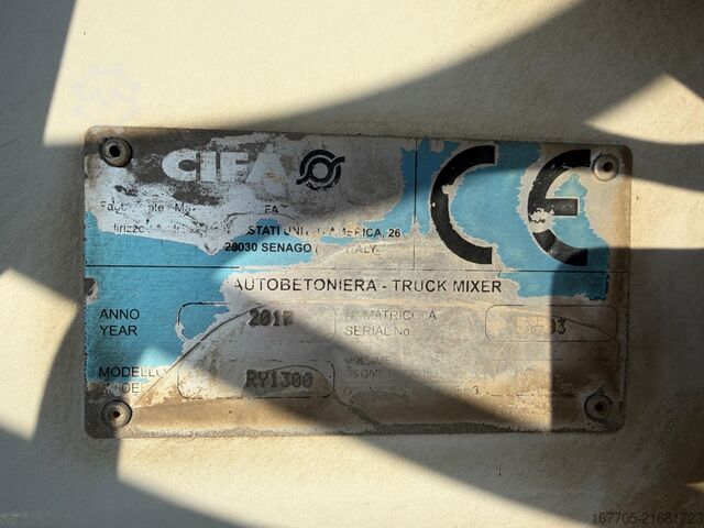 Betonmischer LKW Iveco TRAKKER 500