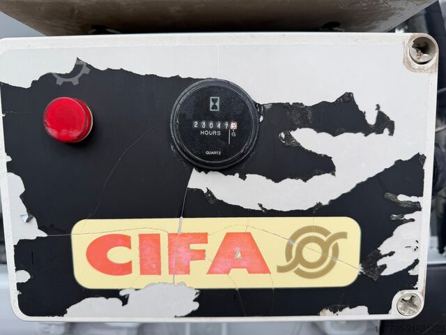 Concrete mixer truck Iveco TRAKKER 500