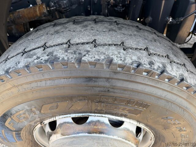 Betonmischer LKW Iveco TRAKKER 500